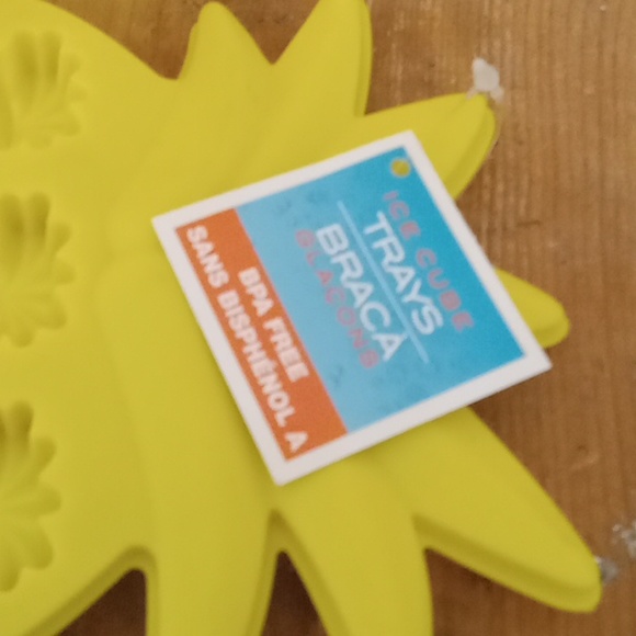 8 pineapple plastic tumblers with straw 2 pineapple ice trays - Picture 4 of 4